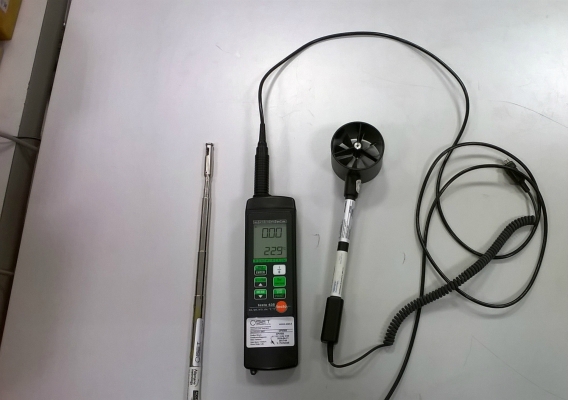 Hot wire anemometer and fan anemometer